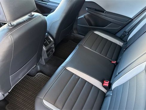 Used 2022 Volkswagen Taos SEL image 15