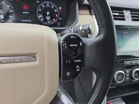 Used 2019 Land Rover Discovery HSE AWD/4WD image 19