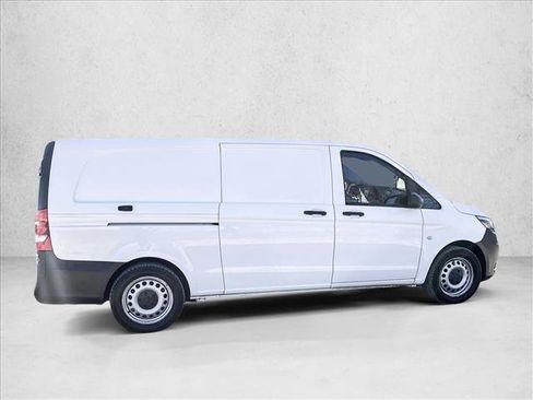 Used 2018 Mercedes-Benz Metris image 4