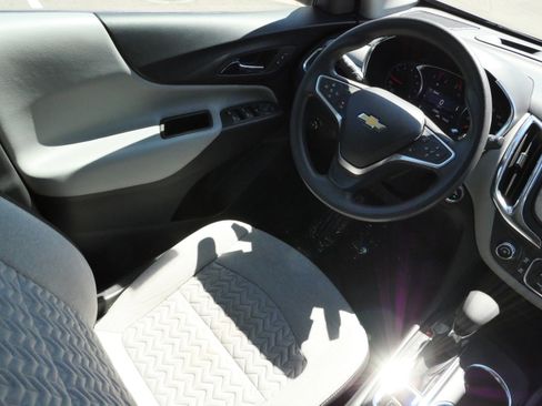 Used 2023 Chevrolet Equinox LS w/ LS Convenience Package AWD/4WD image 9