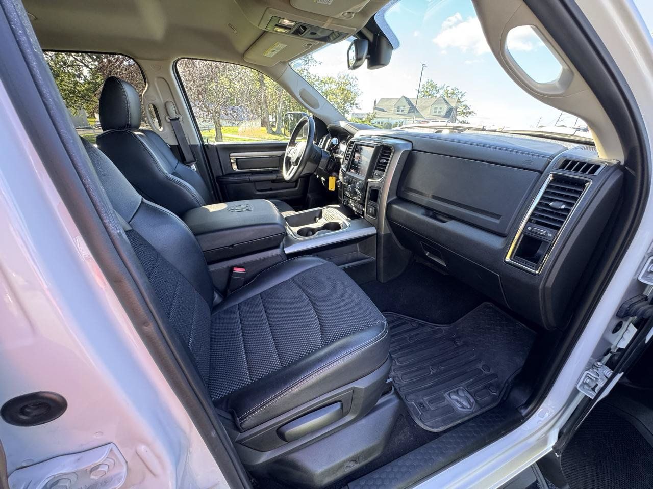 Used 2018 RAM 2500 Big Horn w/ Sport Appearance Group AWD/4WD image 15