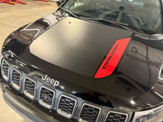 Certified 2025 Jeep Compass Trailhawk w/ Trailhawk Elite Group AWD/4WD image 4