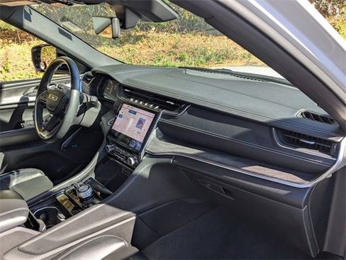 Used 2021 Jeep Grand Cherokee L Overland w/ Luxury Tech Group IV image 28