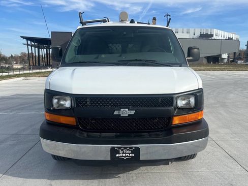 Used 2014 Chevrolet Express 2500 image 7