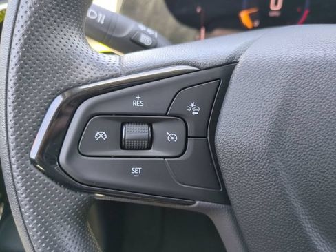 Certified 2025 Chevrolet Trax LT FWD image 27