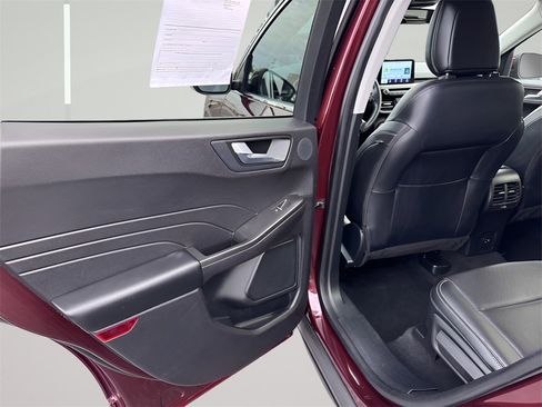 Used 2021 Ford Escape Titanium image 32