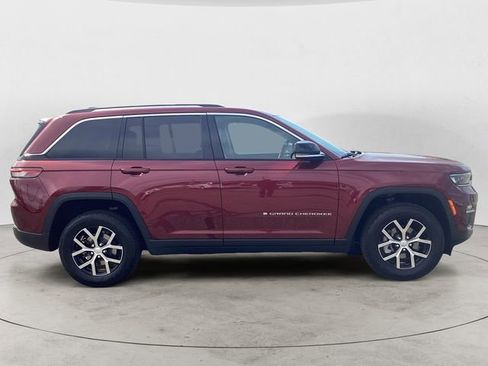 Certified 2023 Jeep Grand Cherokee Limited w/ Trailer Tow Prep Group (B) AWD/4WD image 6