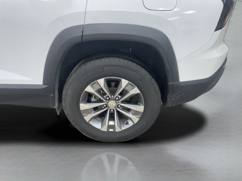 Used 2025 Chevrolet Equinox LT AWD/4WD image 10