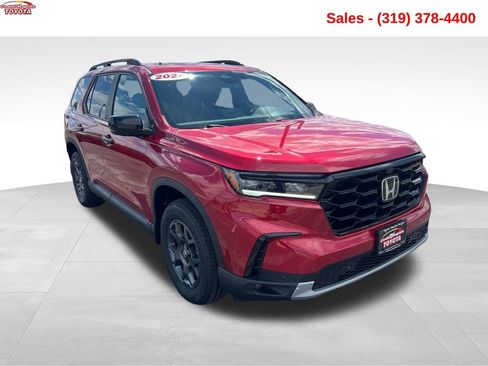 Used 2024 Honda Pilot TrailSport image 7
