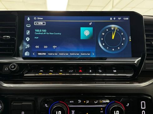 Used 2025 Chevrolet Silverado 1500 LT AWD/4WD image 17