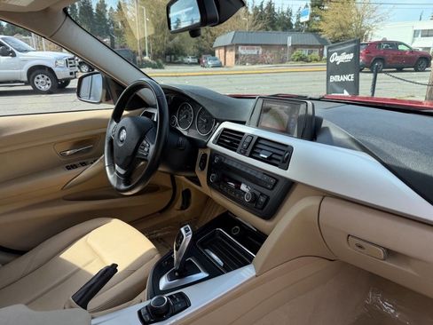 Used 2014 BMW 320i Sedan RWD image 20