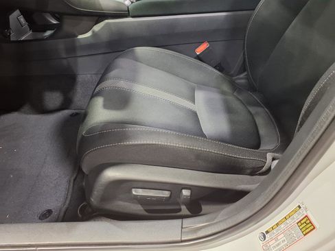 Used 2019 Honda Civic EX image 16