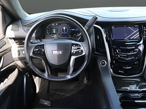 Used 2020 Cadillac Escalade Platinum AWD/4WD image 18