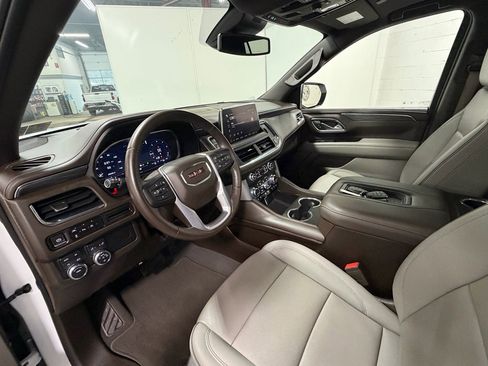 Used 2023 GMC Yukon SLT image 36