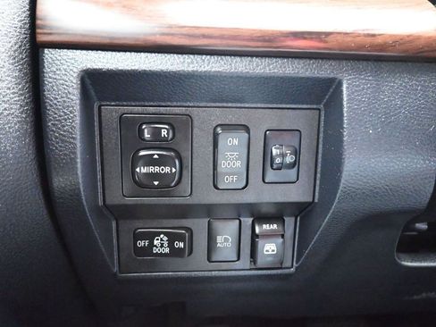 Used 2018 Toyota Tundra Limited image 27