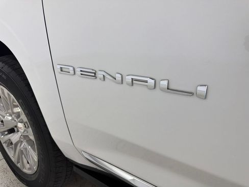 Used 2023 GMC Yukon Denali AWD/4WD image 31
