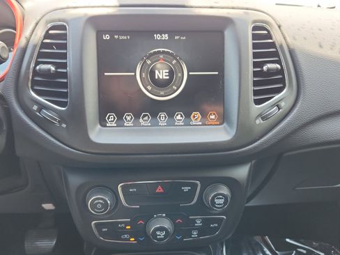 Used 2018 Jeep Compass Trailhawk AWD/4WD image 12