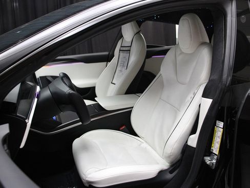 Used 2022 Tesla Model S Plaid image 18