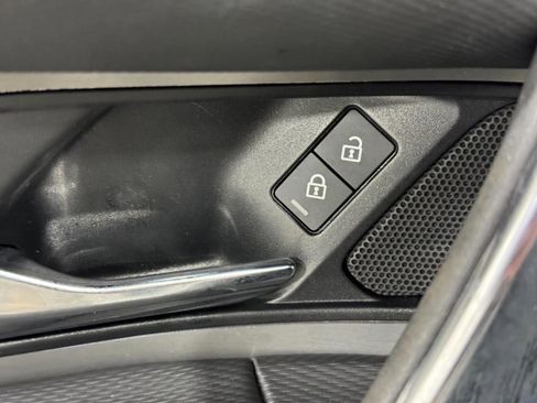 Used 2022 Land Rover Discovery Sport S R-Dynamic image 24