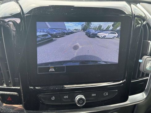 Used 2023 Chevrolet Traverse LT FWD image 27