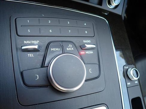 Used 2019 Audi Q5 2.0T Premium w/ Convenience Package image 23