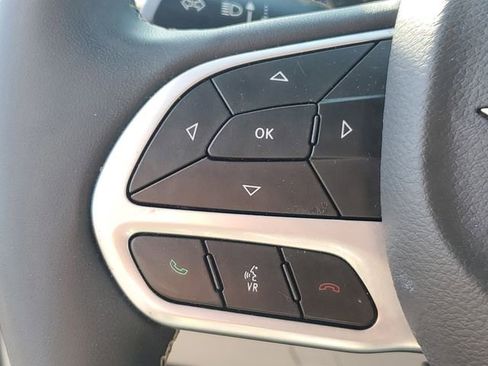 Used 2024 Chrysler Voyager LX FWD image 17