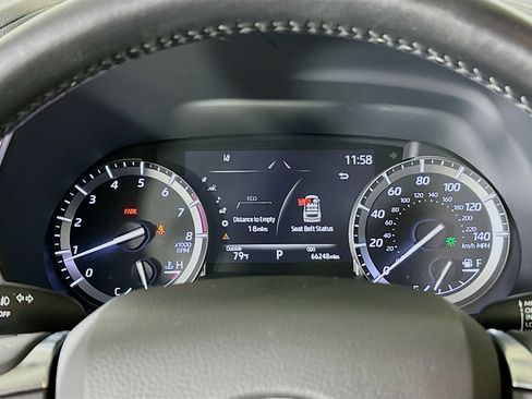 Used 2021 Toyota Highlander XLE FWD image 19