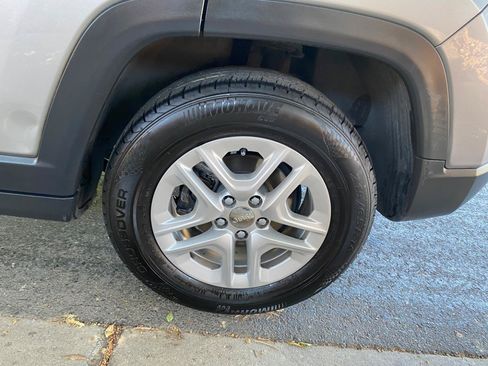 Used 2018 Jeep Compass Sport FWD image 24