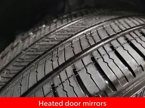 Used 2023 Toyota Camry SE image 11