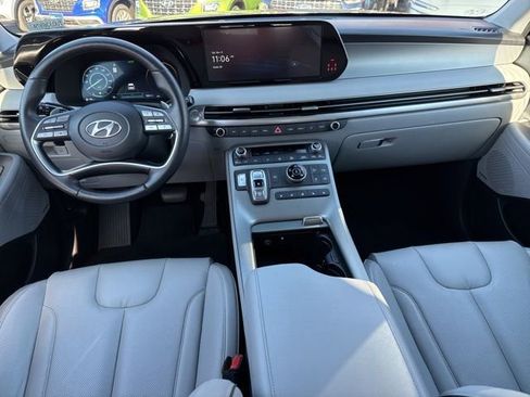 Used 2023 Hyundai Palisade SEL w/ Premium Package image 4