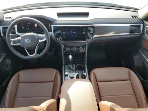 Certified 2023 Volkswagen Atlas SE w/ Panoramic Sunroof Package image 15
