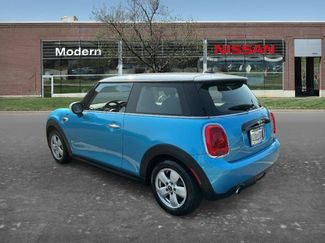 Used 2017 MINI Cooper 2-Door Hardtop FWD video 2