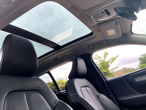Used 2024 Volvo XC40 B5 Plus AWD/4WD image 22