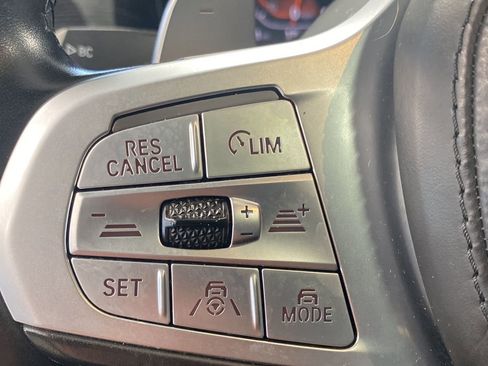 Used 2022 BMW 750i xDrive w/ Executive Package image 7