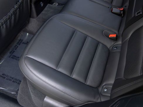 Certified 2022 Porsche Macan S AWD/4WD image 46