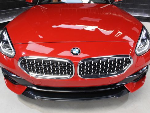 Used 2022 BMW Z4 sDrive30i w/ Driving Assistance Package image 7