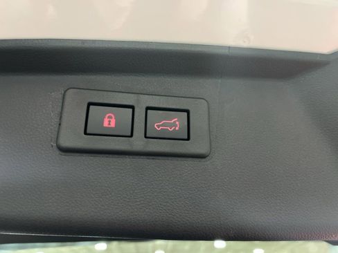 Used 2024 Subaru Outback Touring AWD/4WD image 7