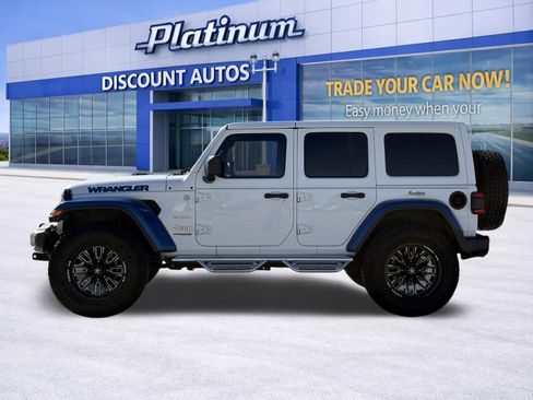 Used 2018 Jeep Wrangler Unlimited Sahara image 4