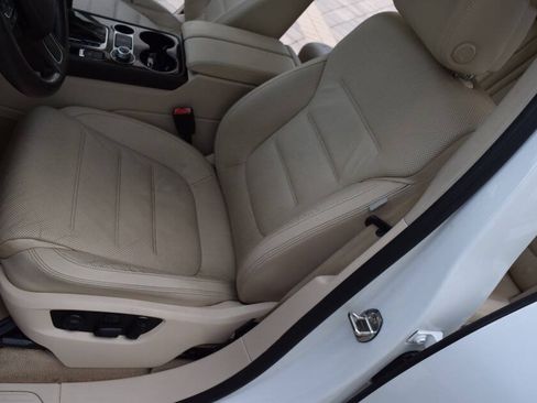 Used 2016 Volkswagen Touareg TDI AWD/4WD image 37