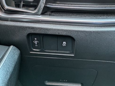 Certified 2025 Kia Sorento S image 28