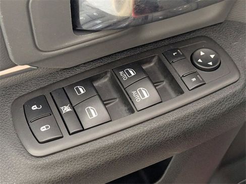 Used 2021 RAM 1500 Classic SLT image 11