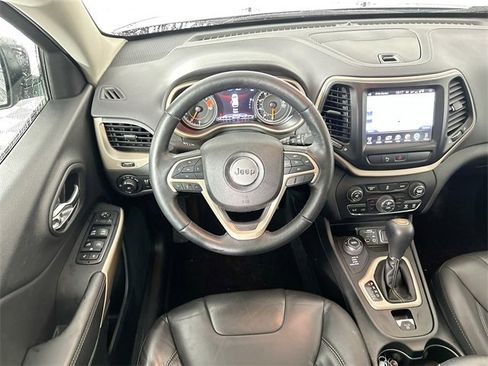 Used 2018 Jeep Cherokee Limited w/ High Altitude Package image 11