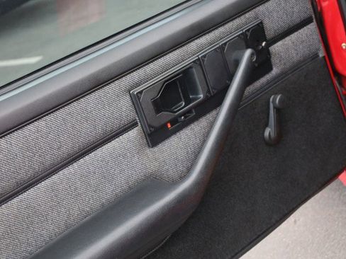 Used 1990 Chevrolet Camaro IROC-Z image 22