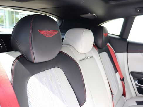 Used 2025 Aston Martin DBX 707 image 24