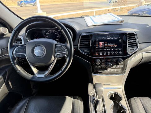 Used 2021 Jeep Grand Cherokee Limited w/ Luxury Group II image 24