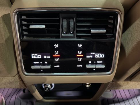 Used 2019 Porsche Cayenne AWD/4WD image 28