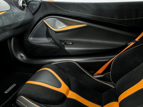 Used 2022 McLaren 720S Performance RWD image 33