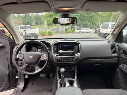 Used 2022 Chevrolet Colorado LT w/ LT Convenience Package RWD image 16