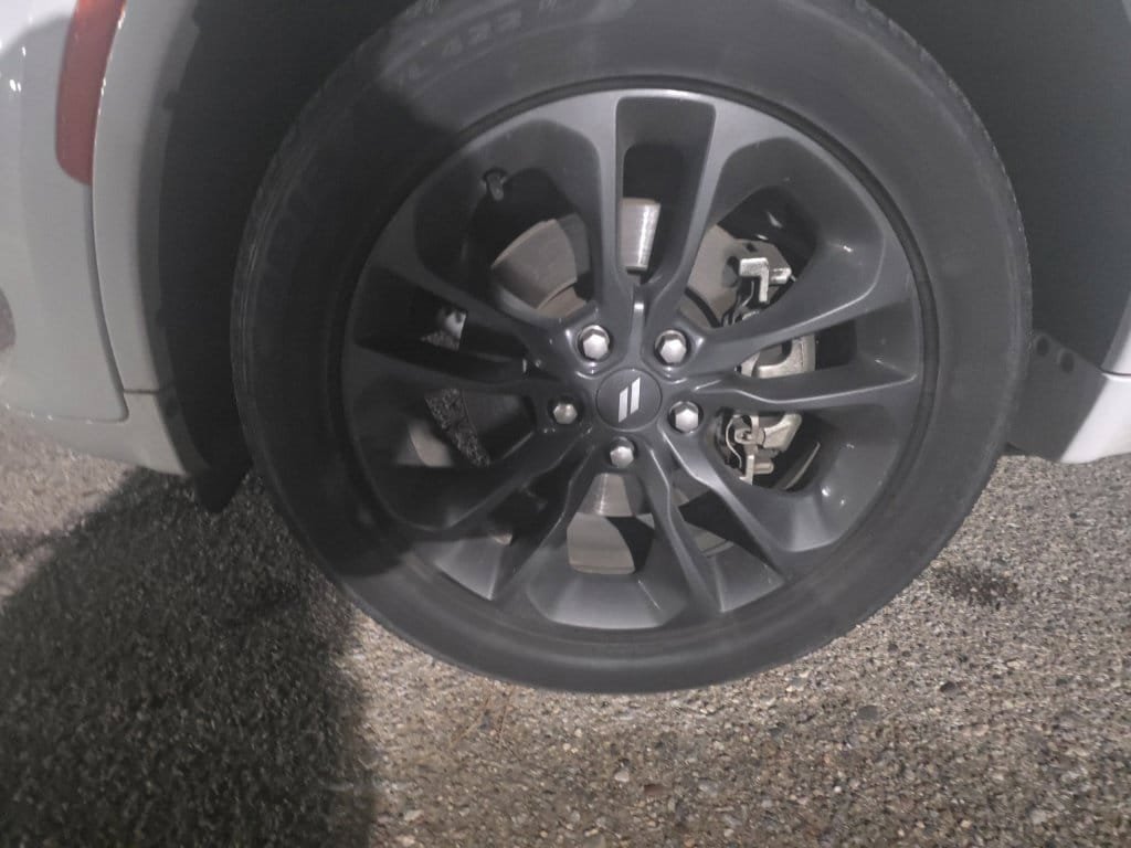 Used 2022 Dodge Durango SXT w/ Blacktop Package AWD/4WD image 2