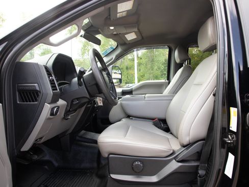 Used 2021 Ford F350 XL w/ STX Appearance Package AWD/4WD image 23